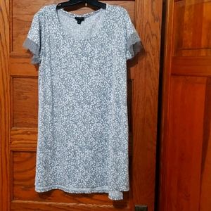 Tahari Gray/White Night Shirt